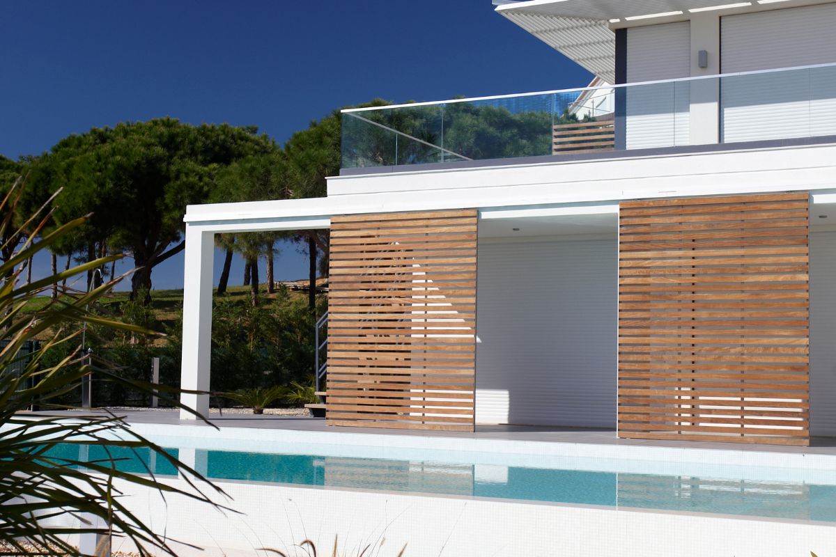 miami estate management - modern luxury house with a pool